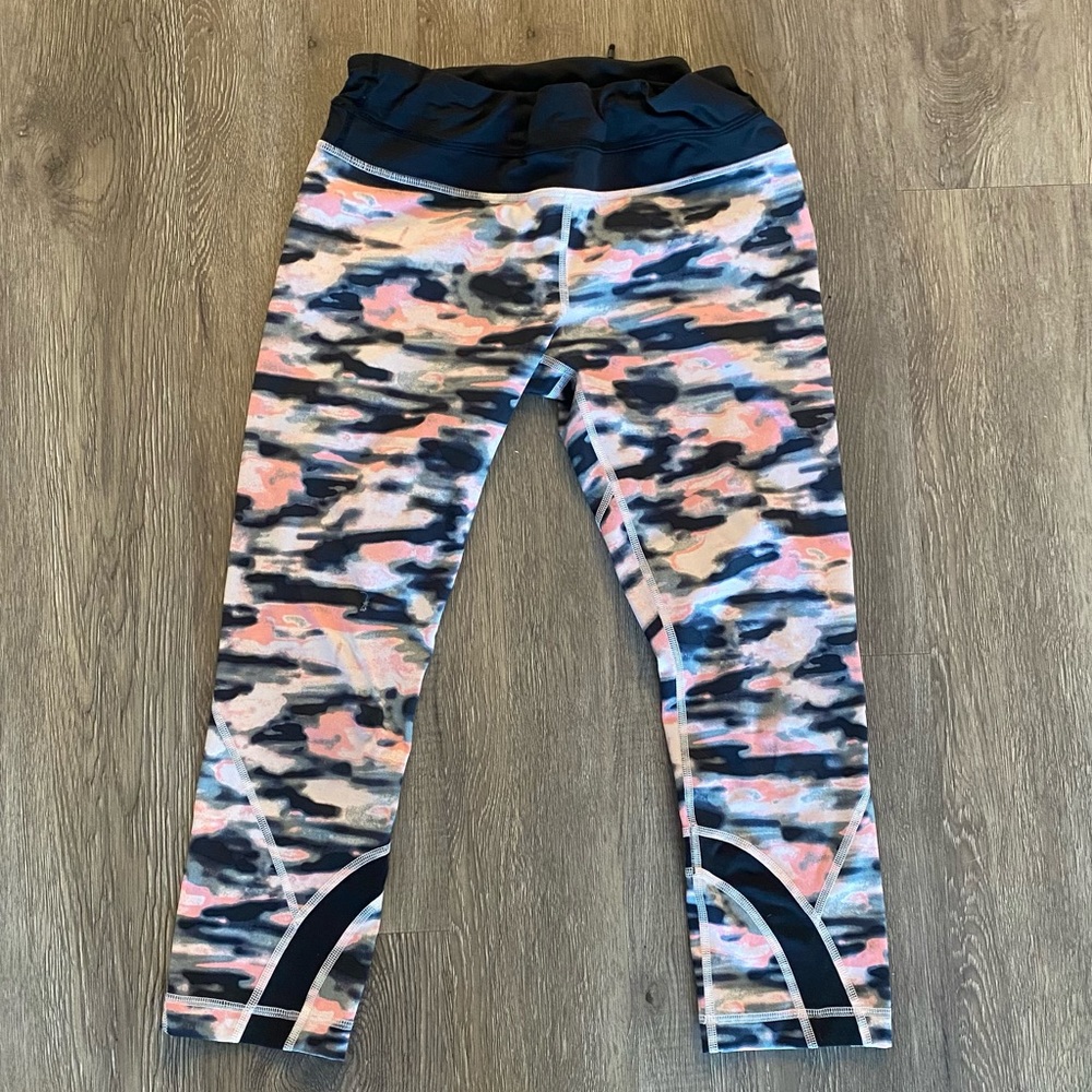 Lululemon Size 6 Pink Camo Leggings